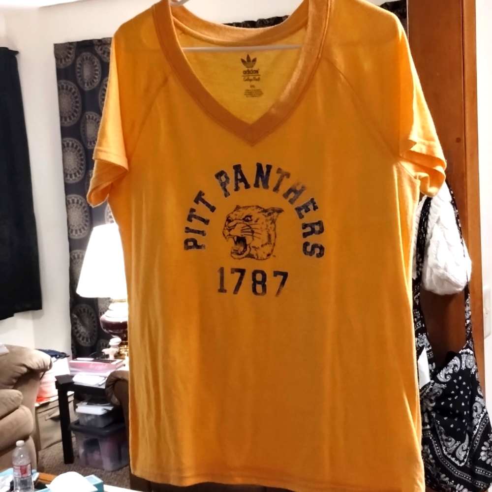 Adidas women's XXL Pitt Panthers T-shirt v neck never wore
